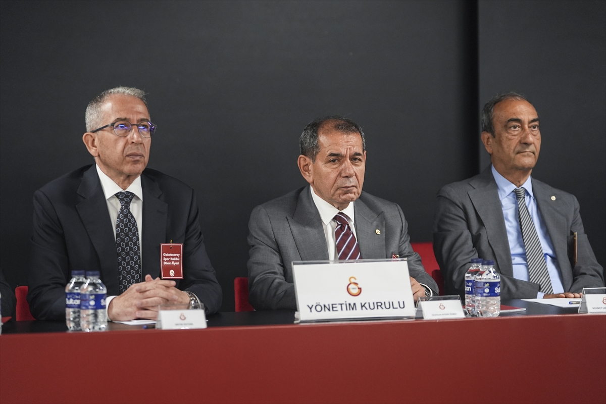 Galatasaray Başkanı Dursun Özbek: Transferde Acele Etmiyoruz