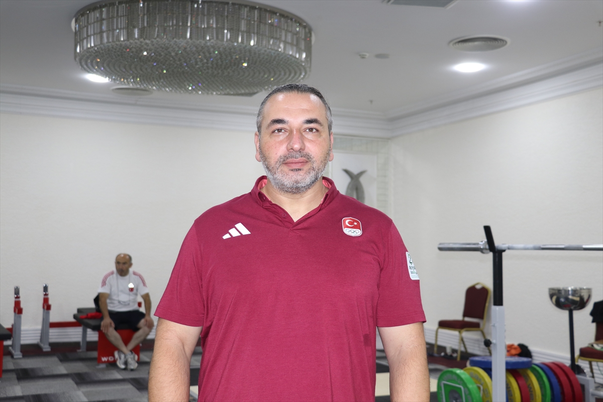 Halter Milli Takımı Teknik Direktörü Kuşçuoğlu: Madalya bekliyoruz
