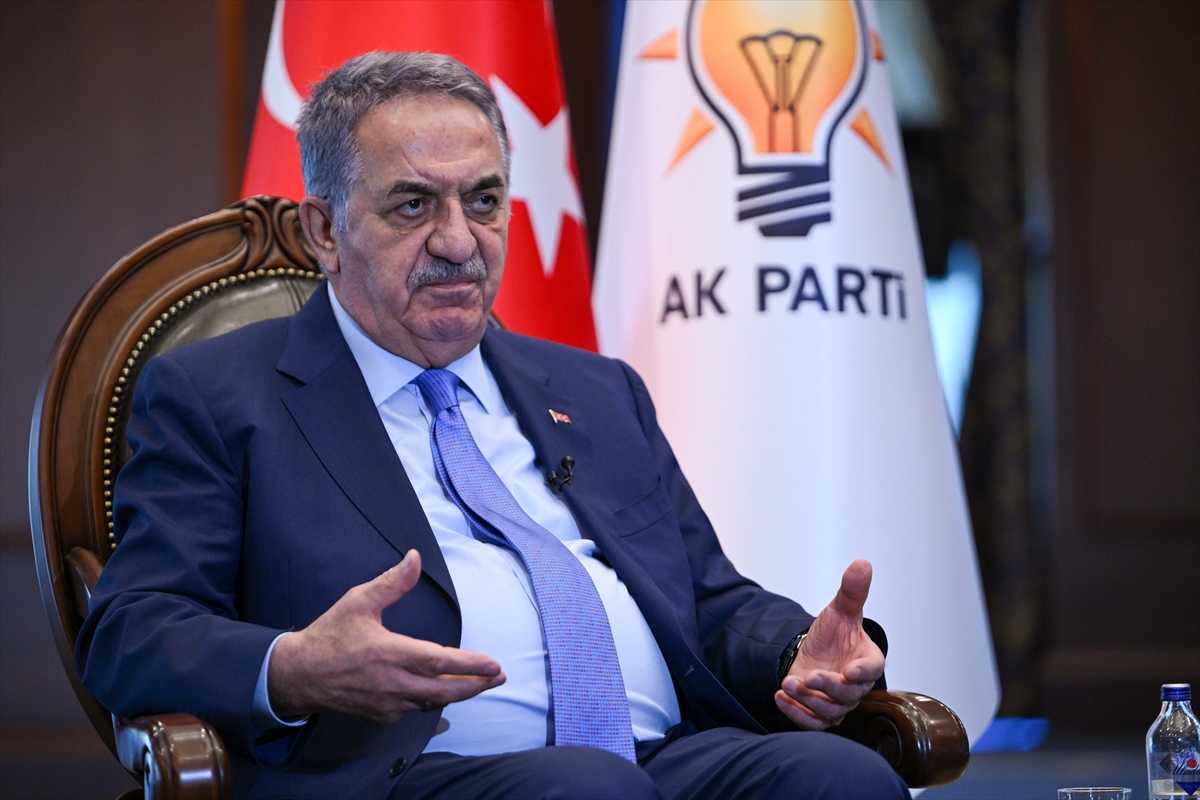 Hayati Yazıcı: AK Parti milletin olduğu yerde duran bir partidir