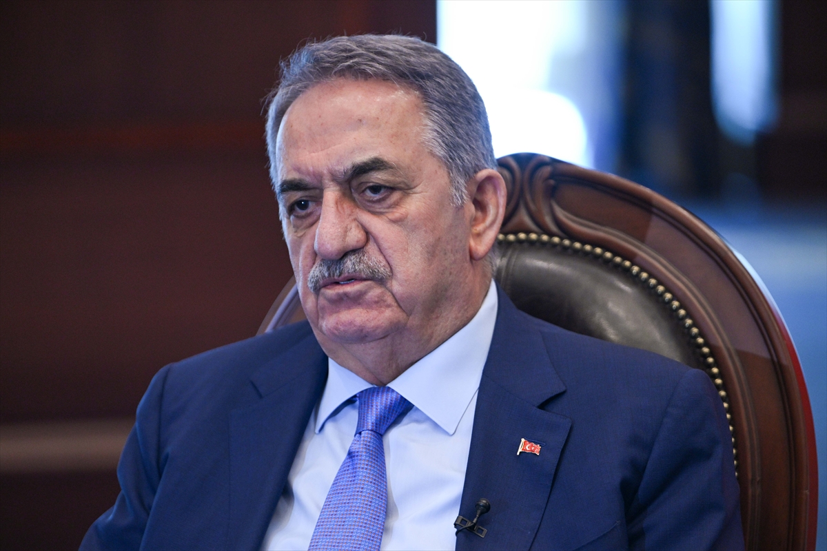 Hayati Yazıcı: AK Parti milletin olduğu yerde duran bir partidir