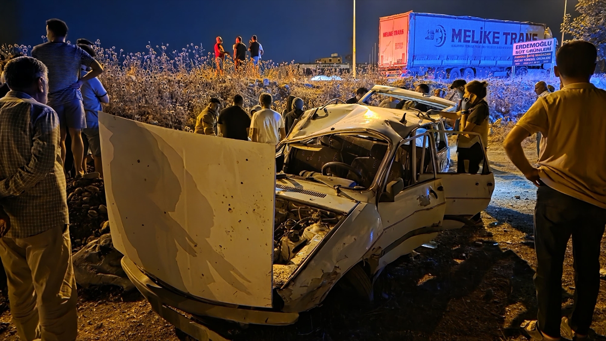 Hatay'da kaza: Otomobil şarampole devrildi, 5 yaralı