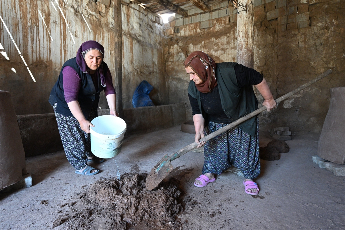 Kayserili kadınlar tandırla aile bütçesine katkı sağlıyor