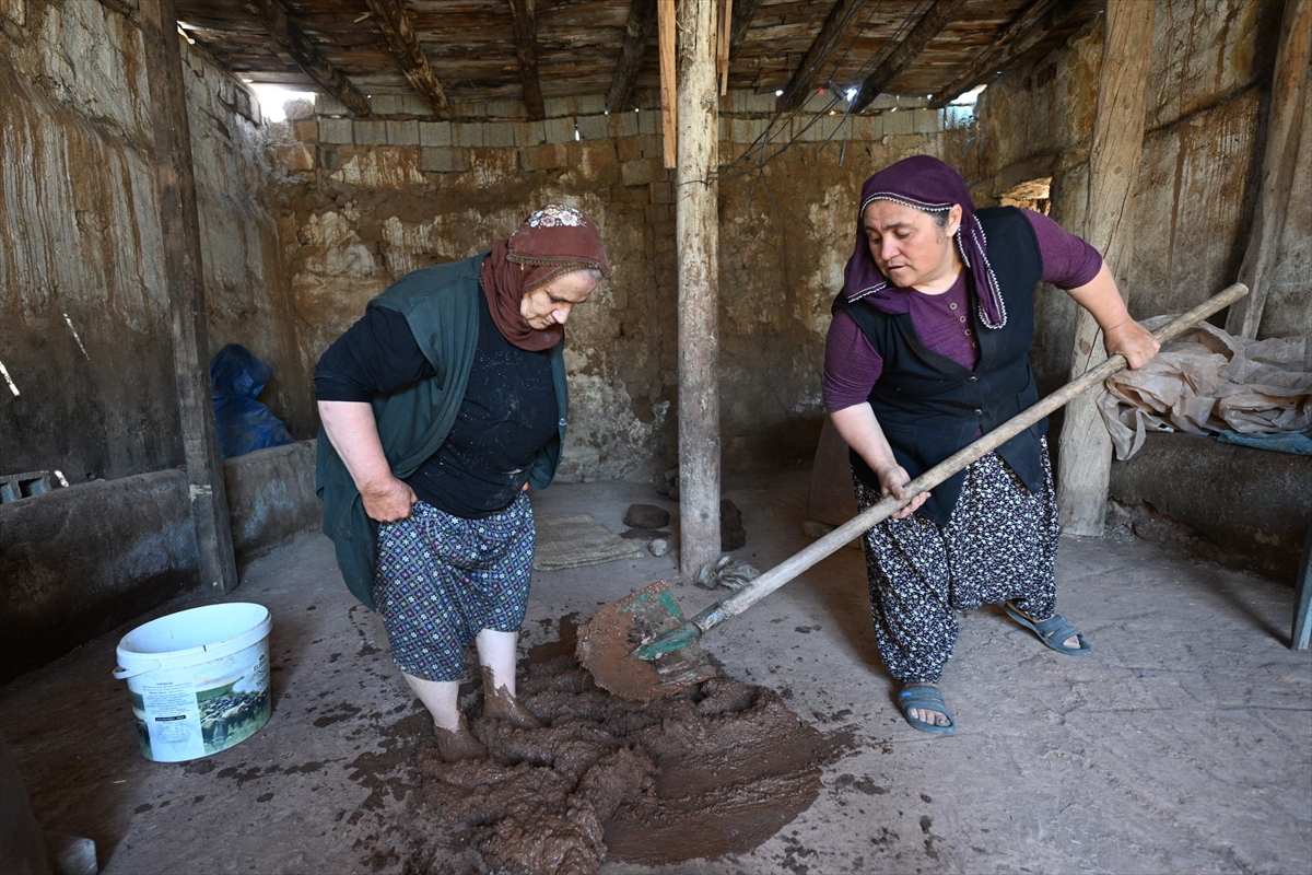 Kayserili kadınlar tandırla aile bütçesine katkı sağlıyor