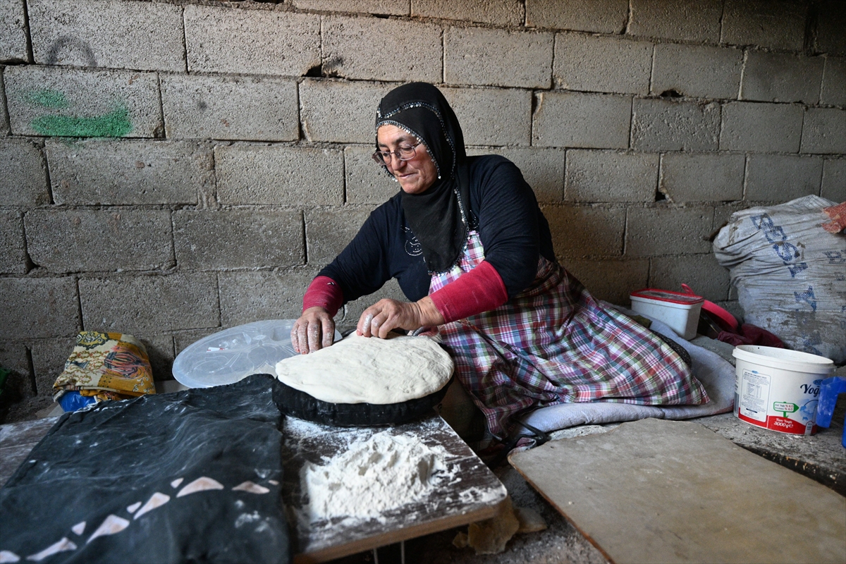 Kayserili kadınlar tandırla aile bütçesine katkı sağlıyor