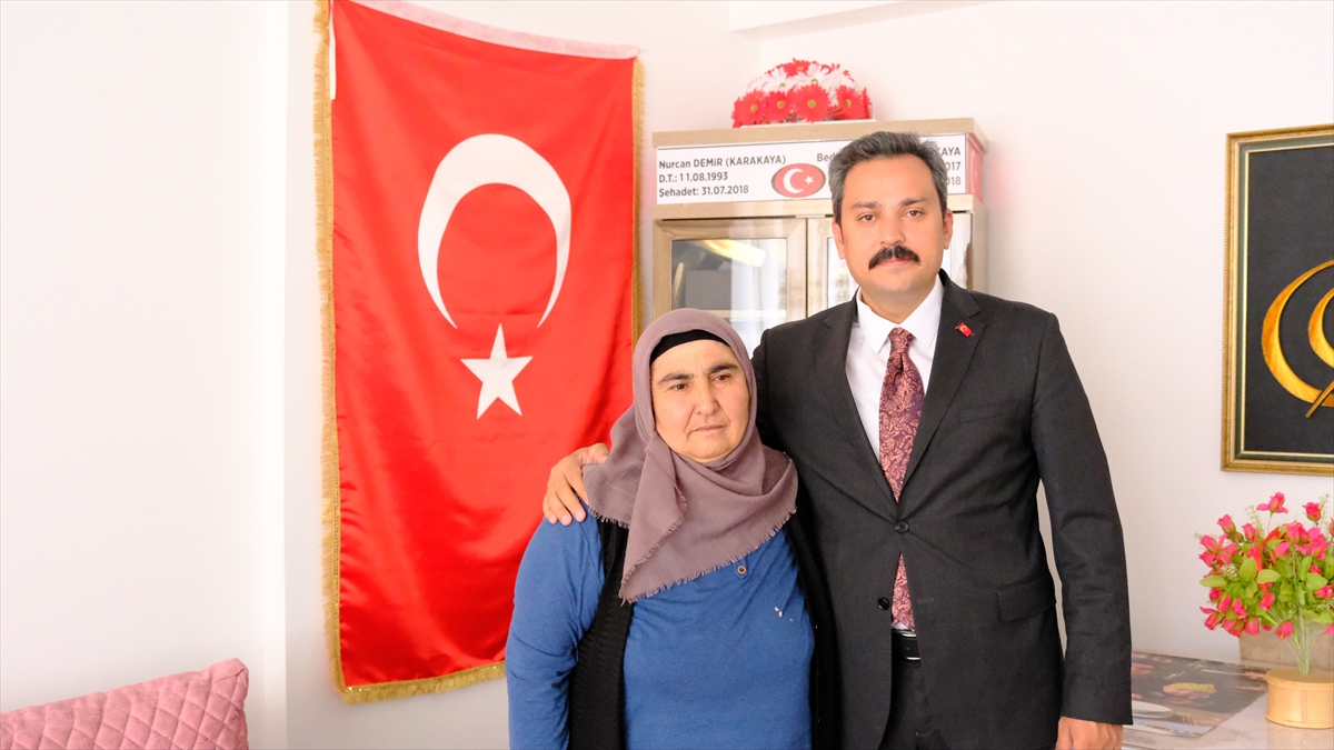 Şehit Bedirhan Bebek ve Annesi Sivas'ta Mezarları Başında Anıldı