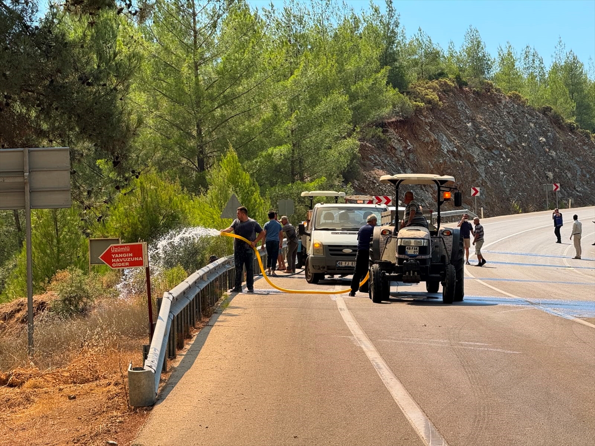Fethiye'de orman yangını: Ekiplerin müdahalesi sürüyor