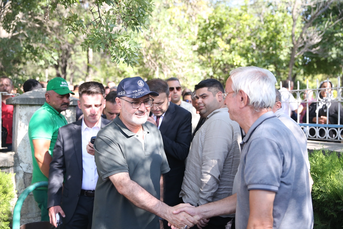 Milli Savunma Bakan Yardımcısı Kavaklıoğlu: Eşi defnedildi