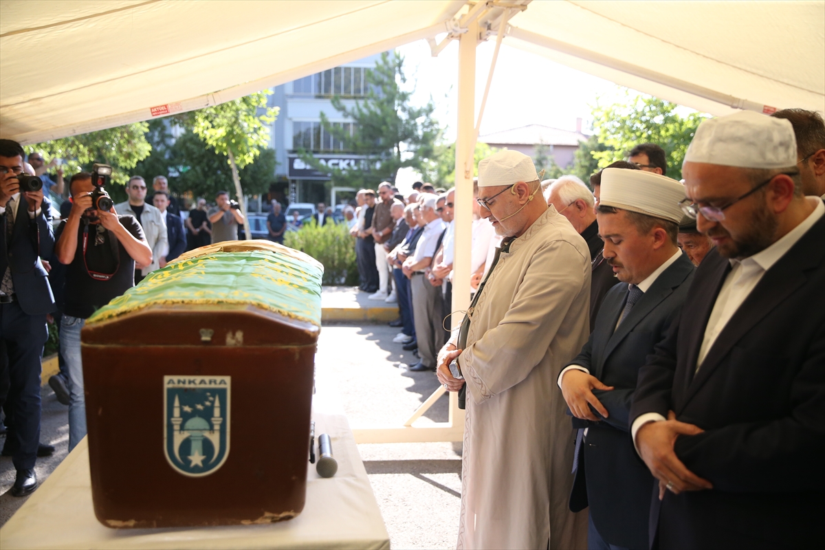 Milli Savunma Bakan Yardımcısı Kavaklıoğlu: Eşi defnedildi