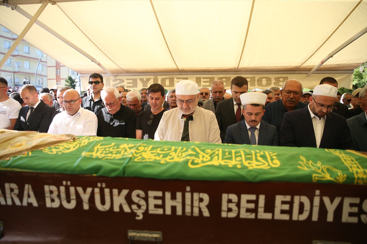 Milli Savunma Bakan Yardımcısı Kavaklıoğlu: Eşi defnedildi
