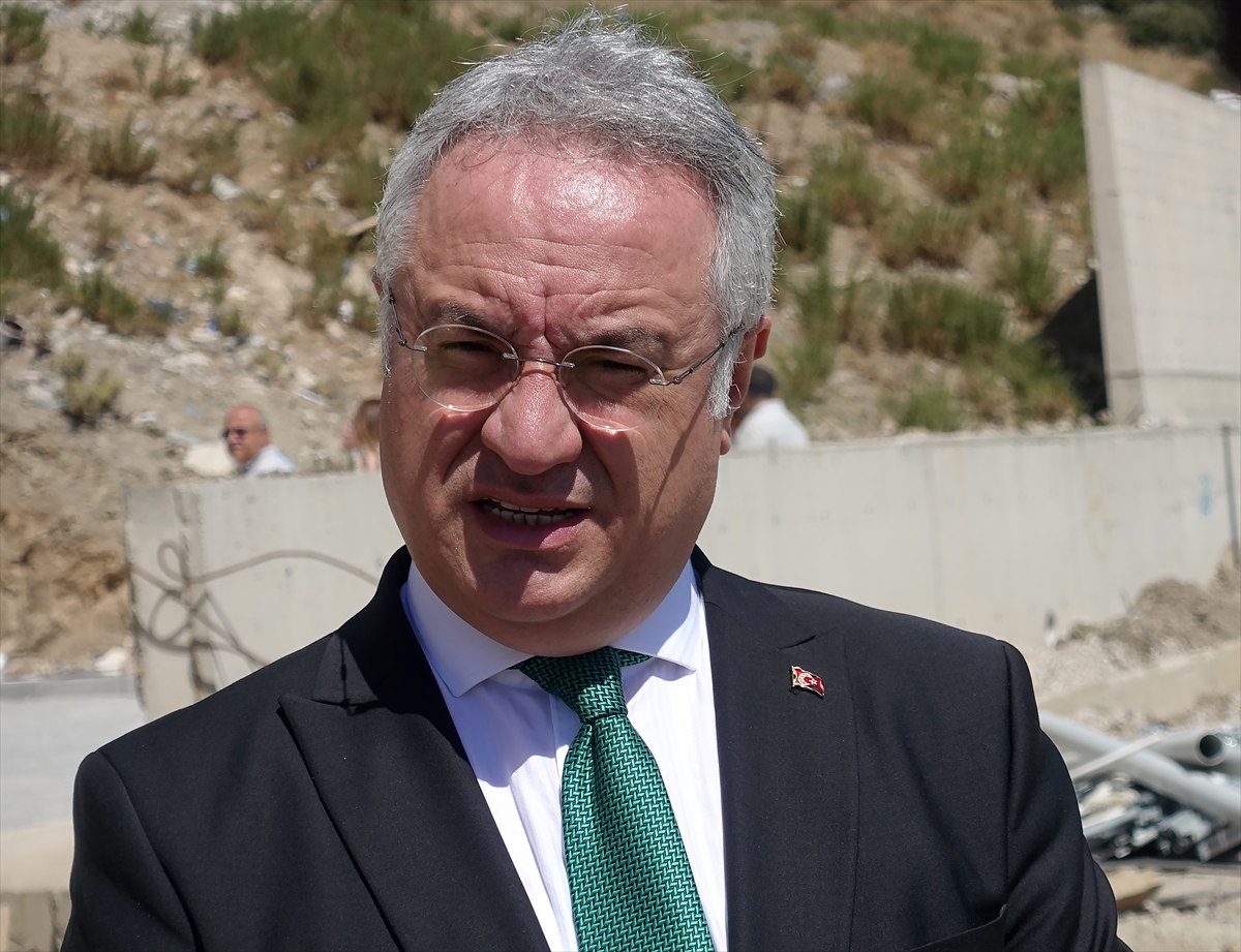 İzmir Demokrasi Üniversitesi Uzundere Yerleşkesi yeni döneme hazırlanıyor