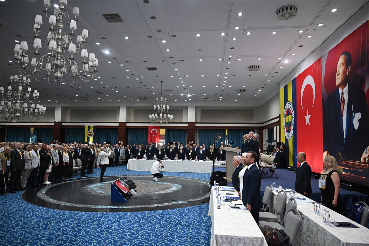 Fenerbahçe'nin borcunun 27 milyar 961 milyon lira olduğu açıklandı