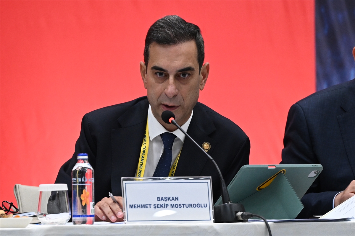 Fenerbahçe'nin borcunun 27 milyar 961 milyon lira olduğu açıklandı