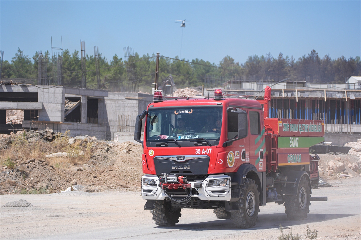 GÜNCELLEME - İzmir'de çıkan orman yangını kontrol altına alındı