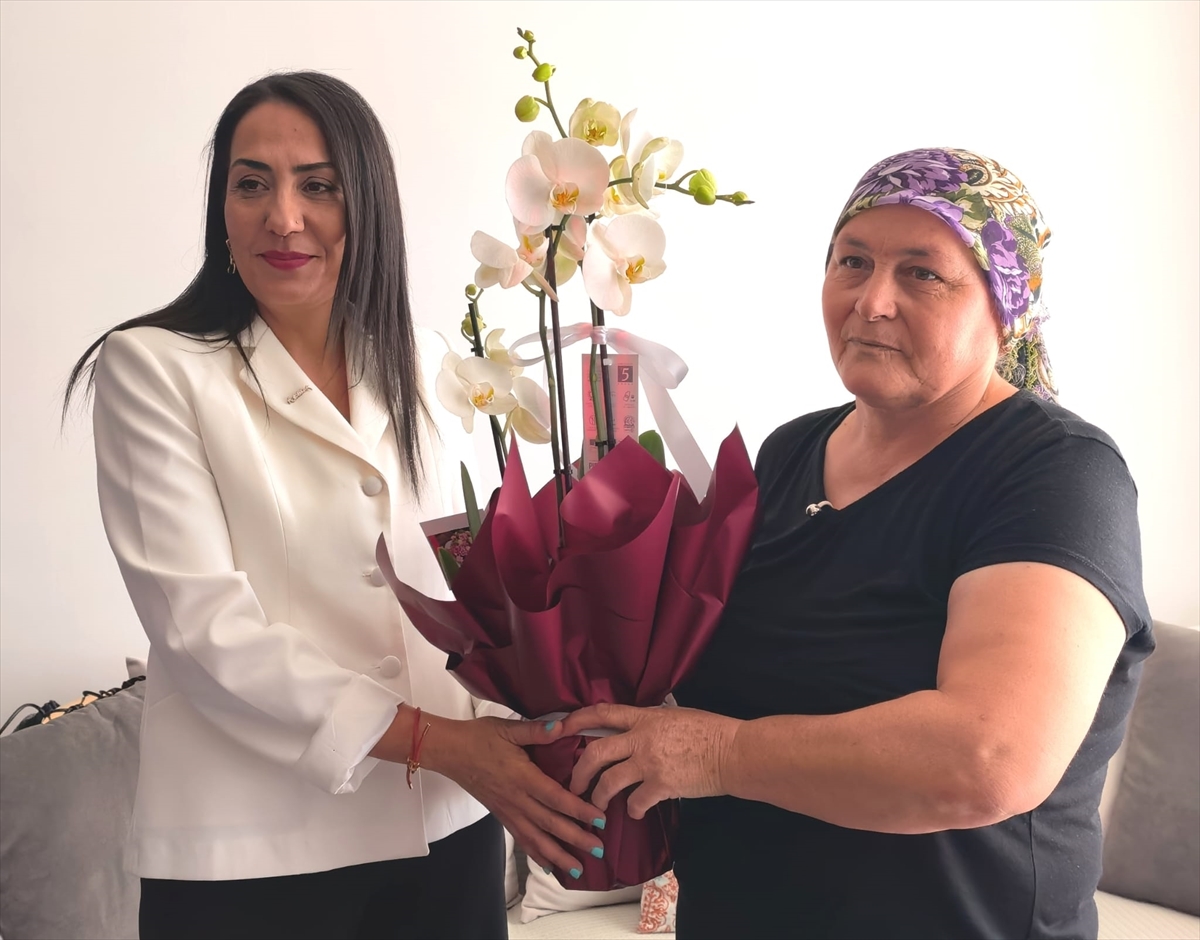 KKTC'deki 36 yıllık Türk bayrağı Türkiye'de onarılacak