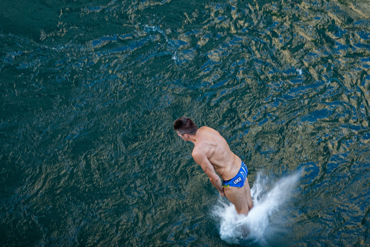 Mostar Köprüsü'nde Red Bull Cliff Diving Serisi düzenlendi