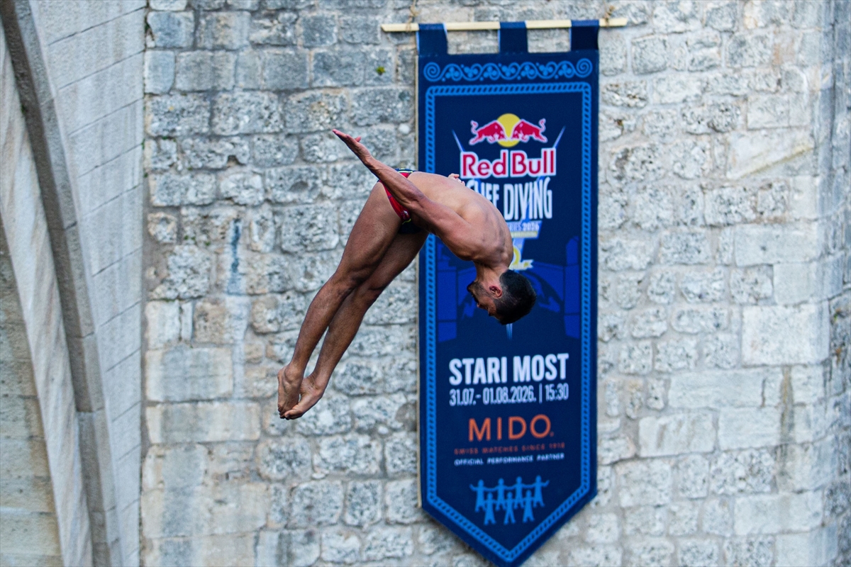 Mostar Köprüsü'nde Red Bull Cliff Diving Serisi düzenlendi