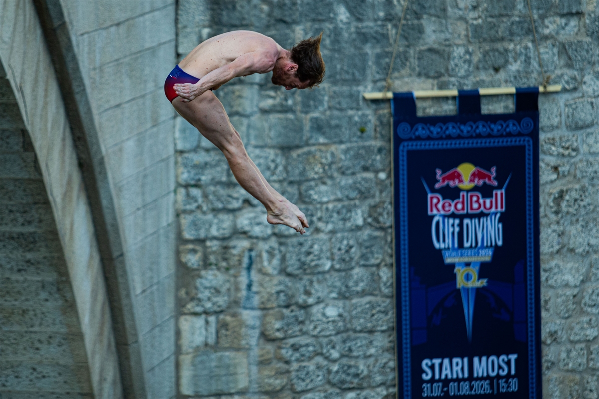 Mostar Köprüsü'nde Red Bull Cliff Diving Serisi düzenlendi