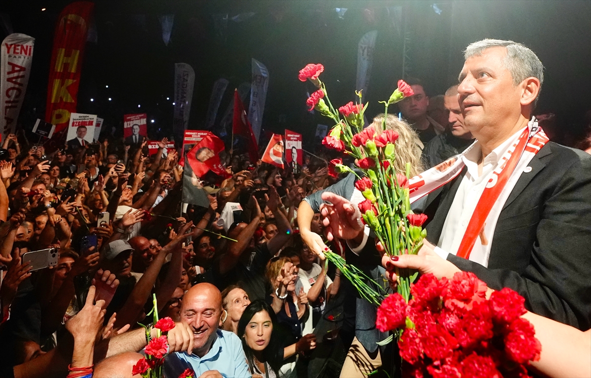 Özgür Özel: Yeni Parti'nin kuruluşunu, bütçesini millet belirledi