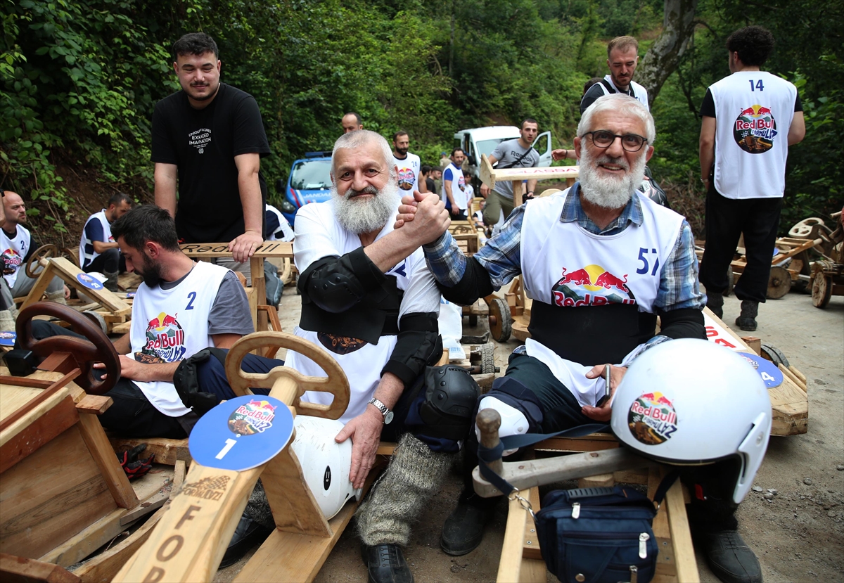 Rize Formulaz Yarışları: Tahta arabalarla kıyasıya mücadele