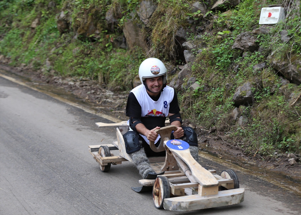 Rize Formulaz Yarışları: Tahta arabalarla kıyasıya mücadele