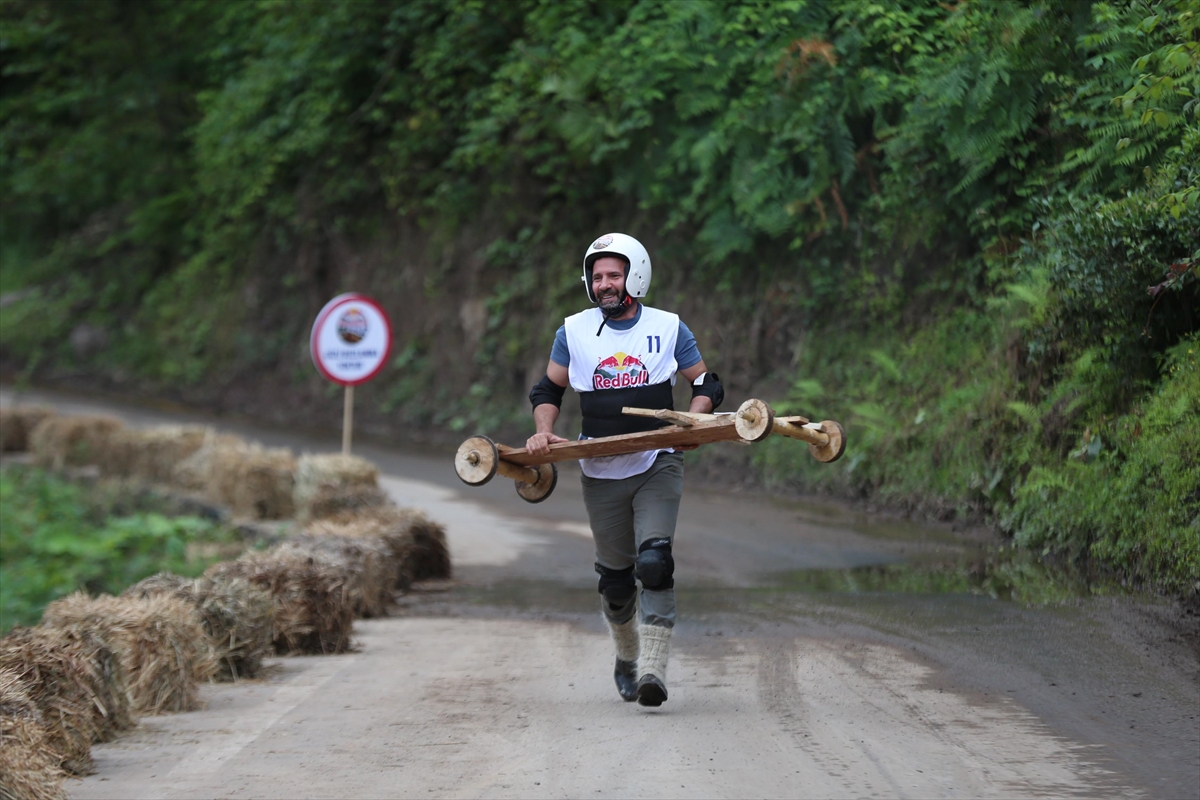 Rize Formulaz Yarışları: Tahta arabalarla kıyasıya mücadele