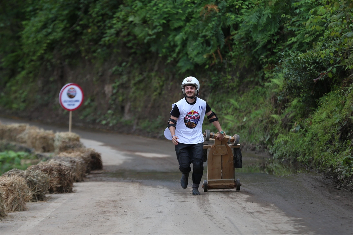 Rize Formulaz Yarışları: Tahta arabalarla kıyasıya mücadele