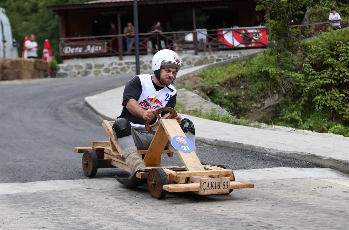 Rize Formulaz Yarışları: Tahta arabalarla kıyasıya mücadele