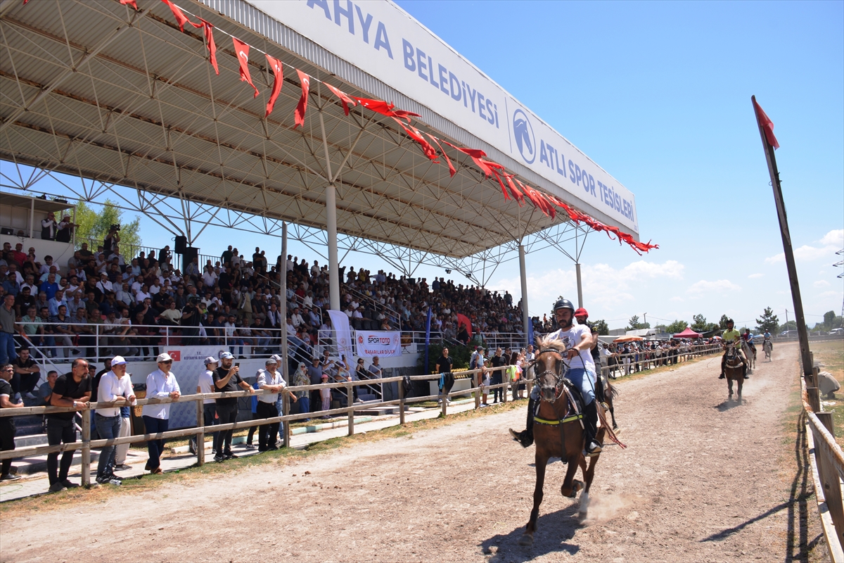 Kütahya'da Rahvan At Yarışları: Türkiye Şampiyonası İçin Mücadele