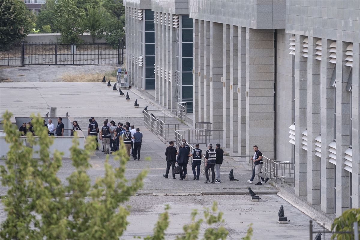 Etimesgut Belediye Başkanı Beşikçioğlu'nun da aralarında bulunduğu 40 şüpheli tutuklandı