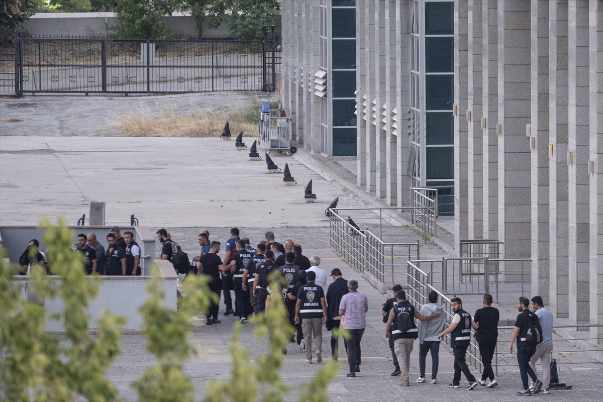 Etimesgut Belediye Başkanı Beşikçioğlu'nun da aralarında bulunduğu 40 şüpheli tutuklandı