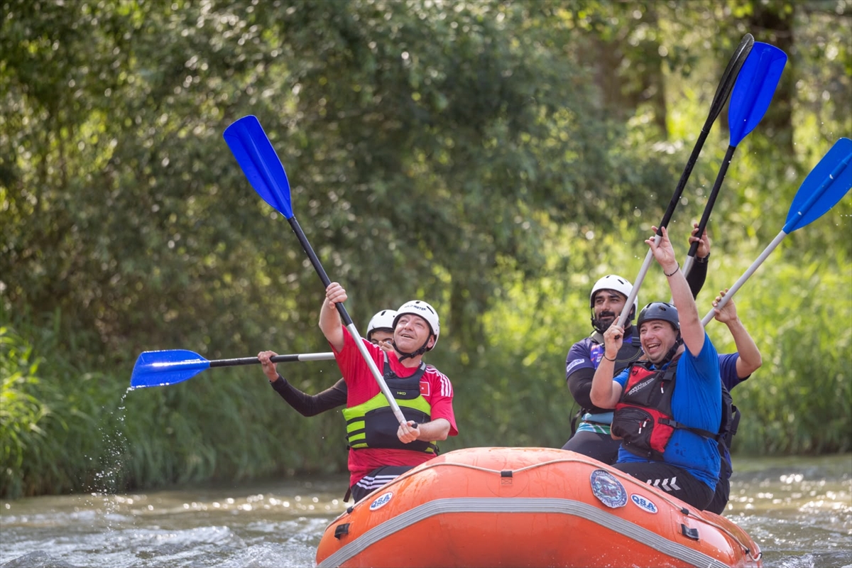 Vali Polat: Kars'ta çöplük alanı rafting kampına dönüştü