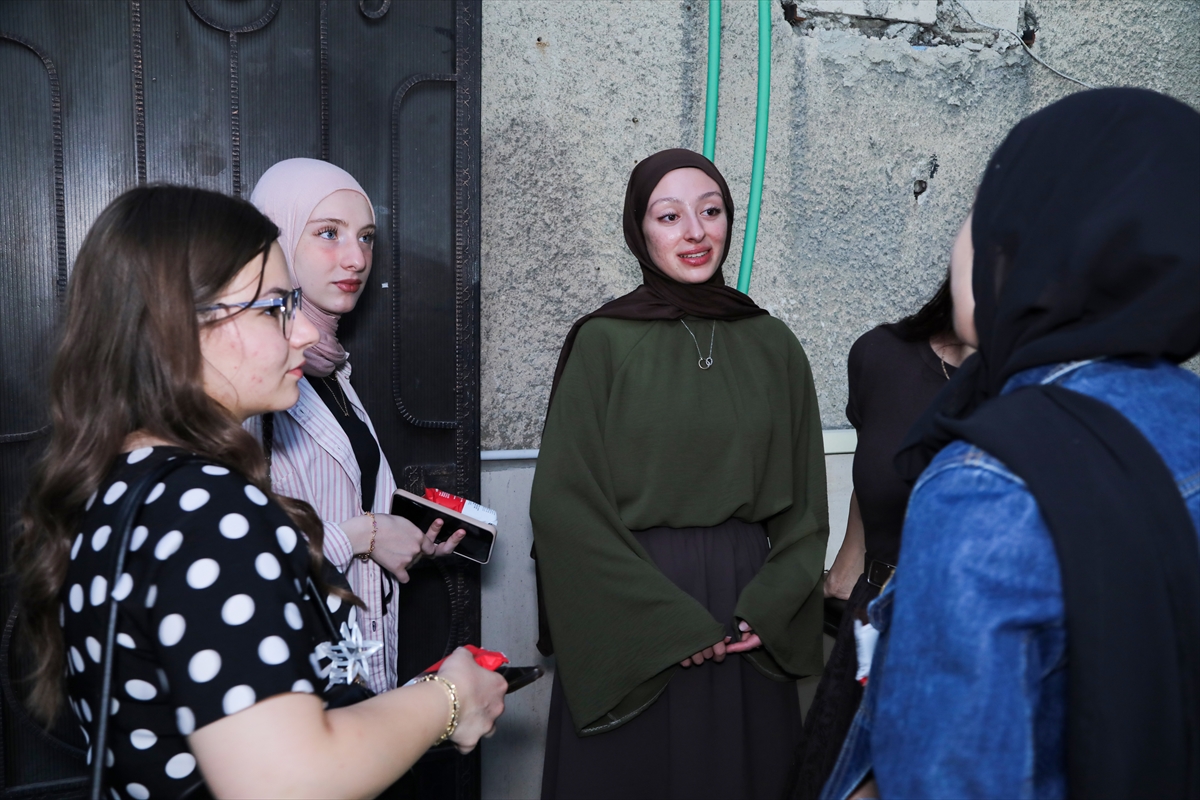 Sürgünlerin izini taşıyan Çerkes kardeşler, 12 yıl sonra geldikleri Şam'da Suriye'nin geleceği için umutlu