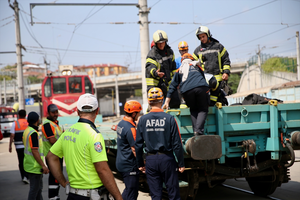 Kocaeli'de 3 ilden ekiplerin katılımıyla hızlı tren kazası tatbikatı yapıldı