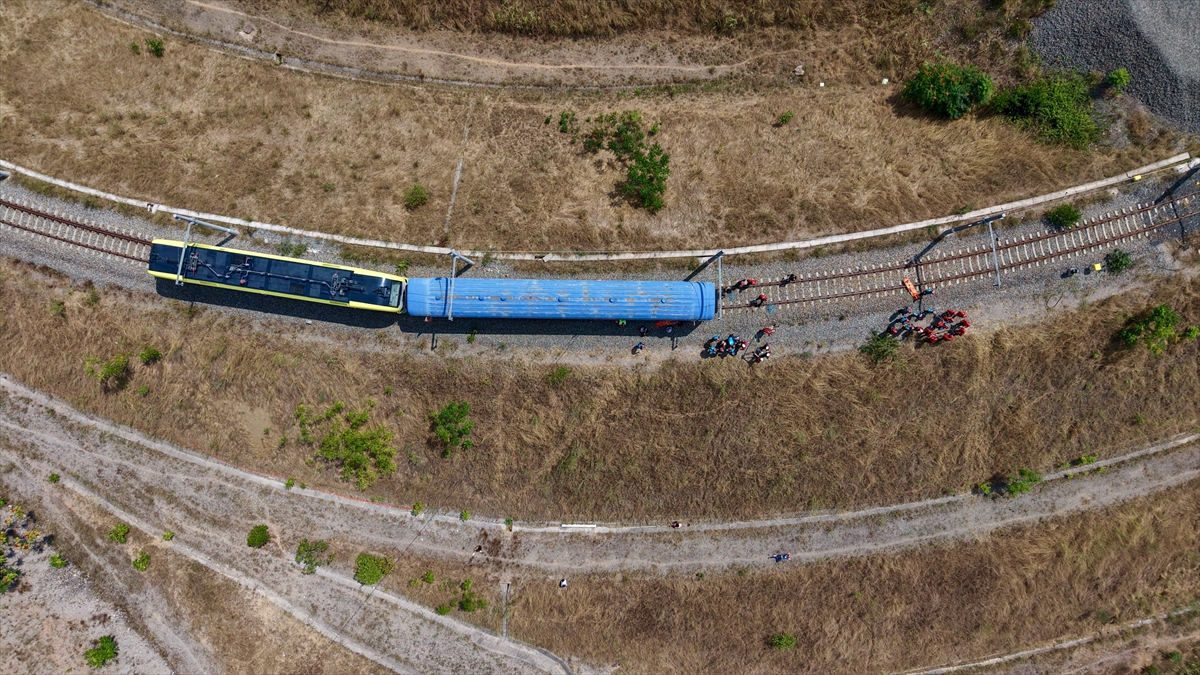 Kocaeli'de 3 ilden ekiplerin katılımıyla hızlı tren kazası tatbikatı yapıldı