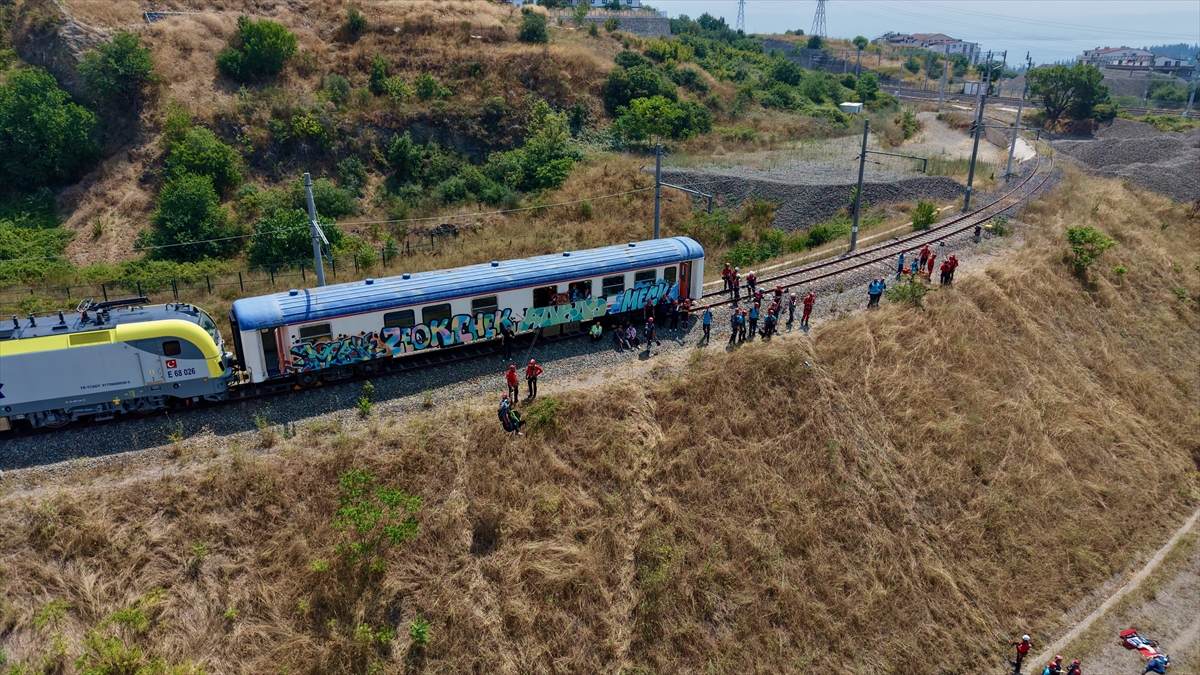 Kocaeli'de 3 ilden ekiplerin katılımıyla hızlı tren kazası tatbikatı yapıldı