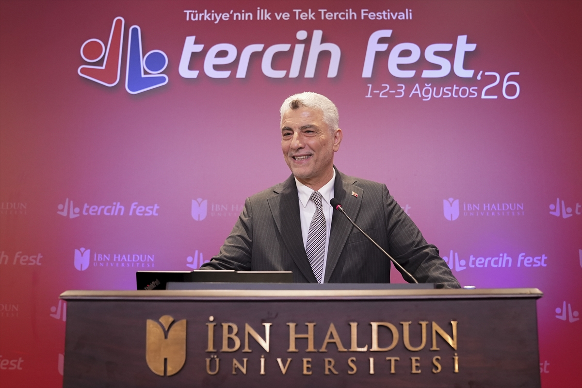 Ticaret Bakanı Ömer Bolat, TercihFest'26'da aday öğrencilerle buluştu: