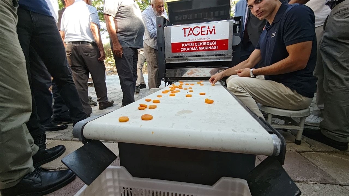 Vali Yavuz: Kayısı Patik Makinesi üretim maliyetini düşürecek