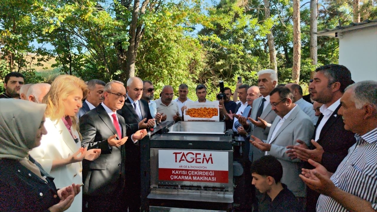 Vali Yavuz: Kayısı Patik Makinesi üretim maliyetini düşürecek