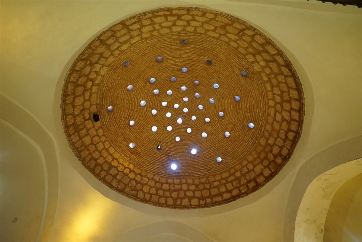 Kütahya'da tarihi hamam yaz sıcaklarında doğal klima görevi görüyor