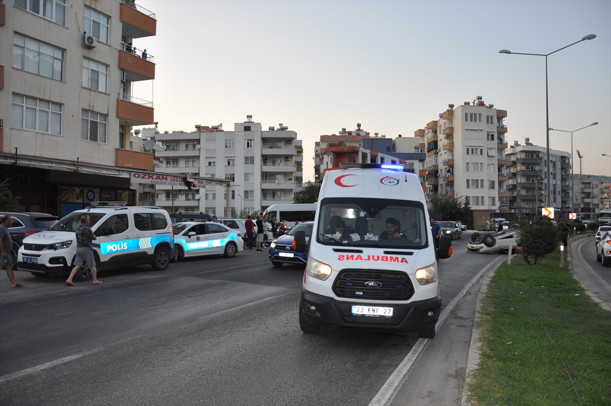 Mersin Silifke'de tır kazası: Anne ve kızı hastaneye kaldırıldı