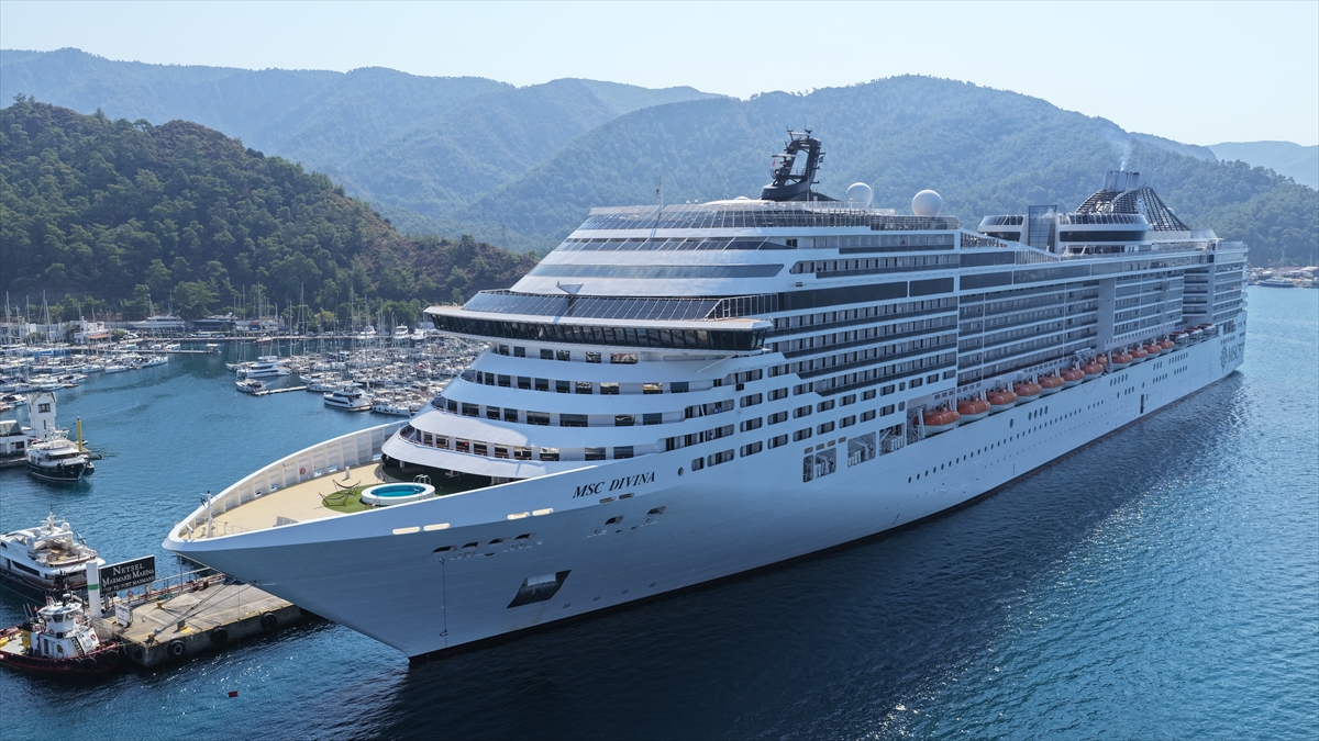 MSC Divina Kruvaziyeri: Marmaris'e 4 bin 140 turist getirdi