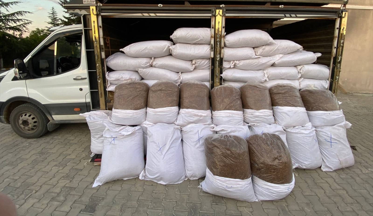 Yozgat'ta kaçak tütün operasyonu: 1.2 ton ele geçirildi