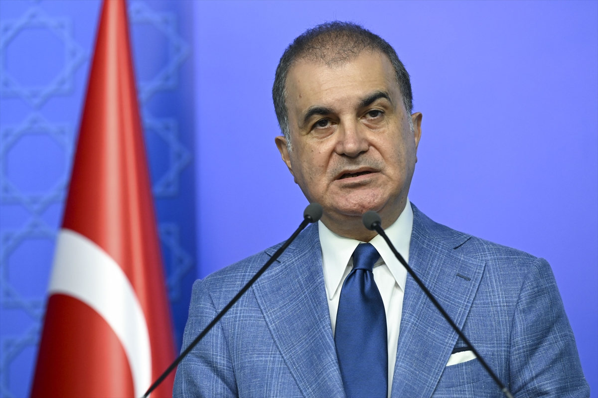 AK Parti Sözcüsü Çelik:"(Terörsüz Türkiye) Tarihi bir gündeyiz. Türkiye Cumhuriyeti'nin bütün yurttaşları olarak kardeşliğimiz, birliğimiz, dirliğimiz için önemli adımlar atıyoruz"