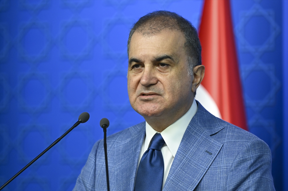 AK Parti Sözcüsü Çelik:"(Terörsüz Türkiye) Tarihi bir gündeyiz. Türkiye Cumhuriyeti'nin bütün yurttaşları olarak kardeşliğimiz, birliğimiz, dirliğimiz için önemli adımlar atıyoruz"