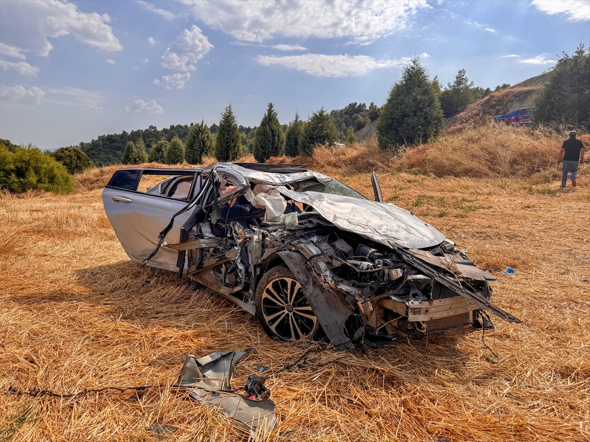 Uşak'ta takla atan otomobilin sürücüsü öldü