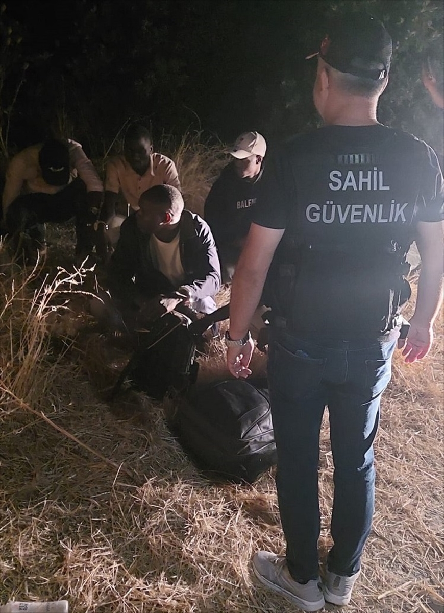 Çanakkale'de Sahil Güvenlik 5 düzensiz göçmen yakaladı