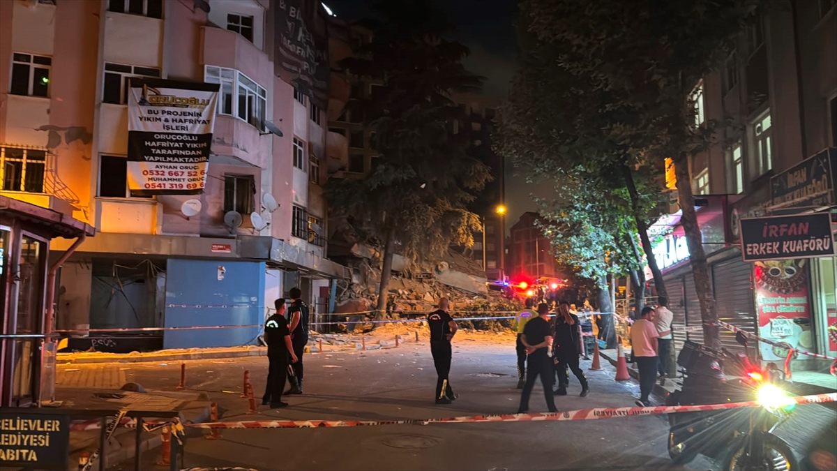 Bahçelievler'de 4 katlı bina çöktü