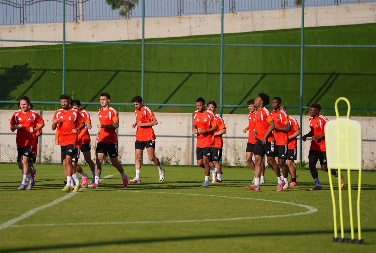 Vanspor FK: Yeni sezon hazırlıkları Erzurum'da sürüyor