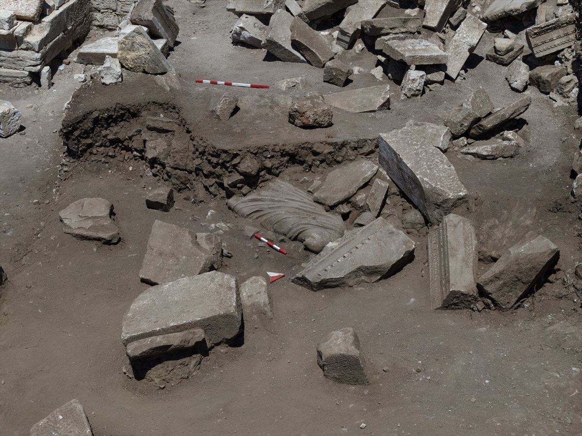 Bakan Ersoy: Aspendos'ta 1800 yıllık Asklepios heykeli bulundu