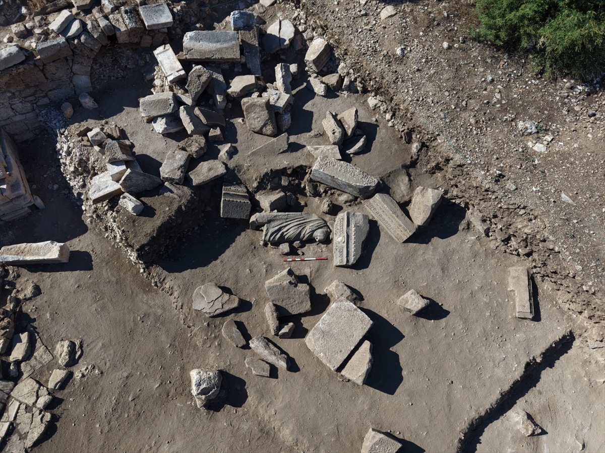 Bakan Ersoy: Aspendos'ta 1800 yıllık Asklepios heykeli bulundu